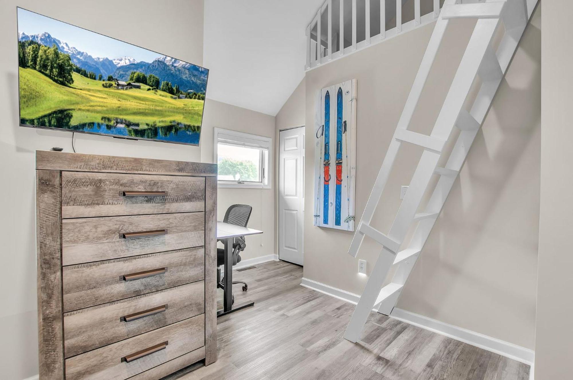 Family Townhouse With Fireplace Еликотвил Екстериор снимка